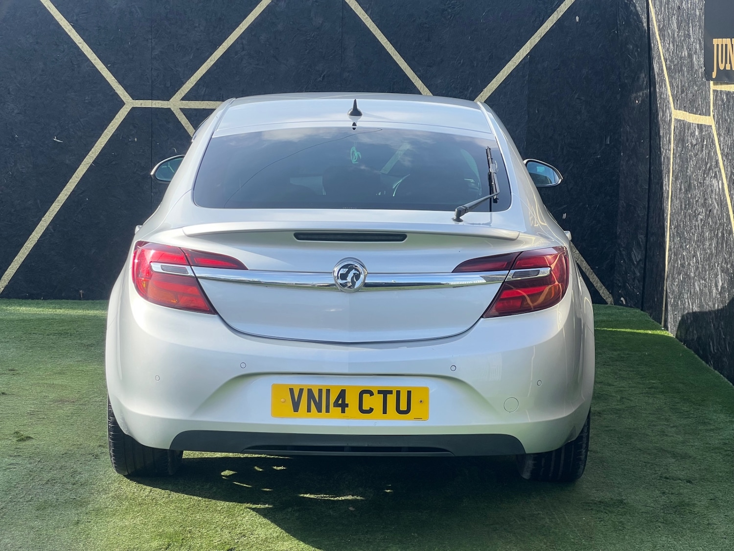 Used Vauxhall Insignia 2014 for sale - 77663069: Photo 4