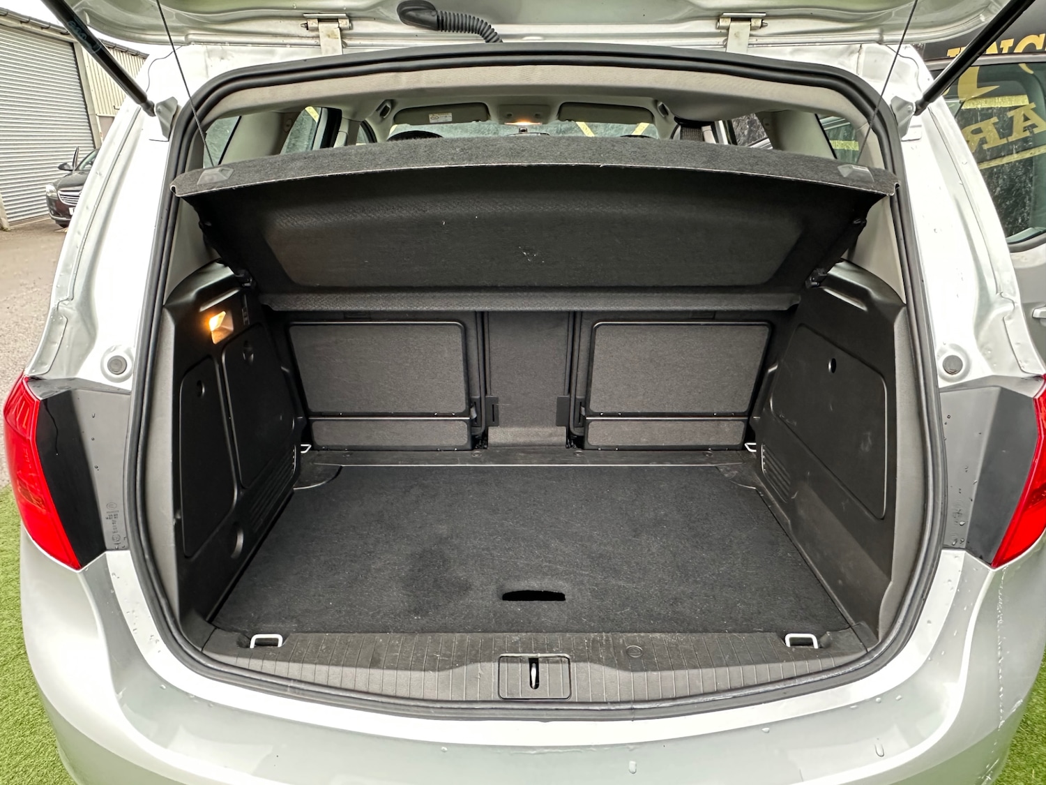 Used Vauxhall Meriva 2015 for sale - 76422447: Photo 12