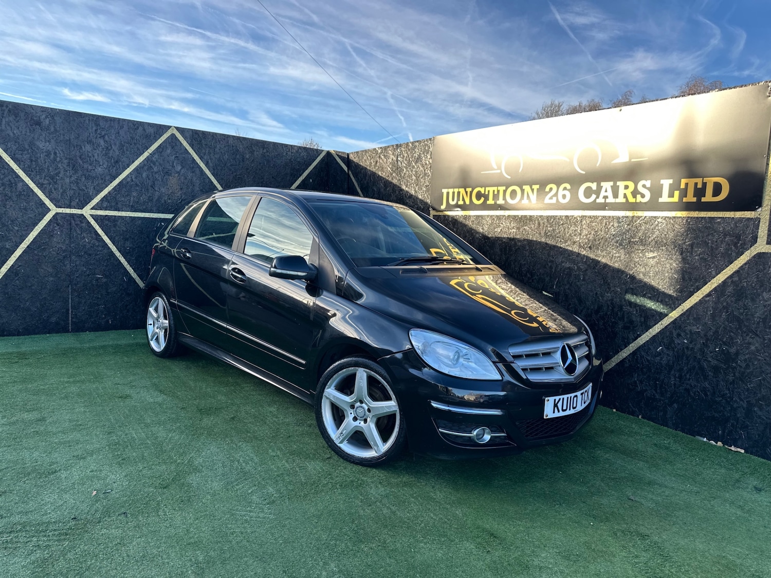 Used Mercedes-Benz B Class 2010 for sale - 76651182: Photo 1