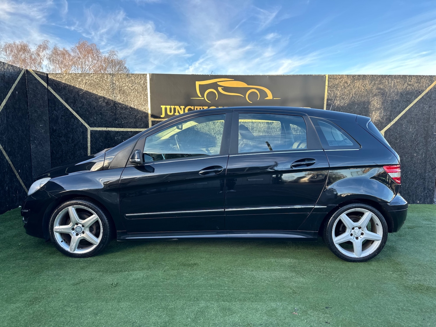 Used Mercedes-Benz B Class 2010 for sale - 76651182: Photo 4