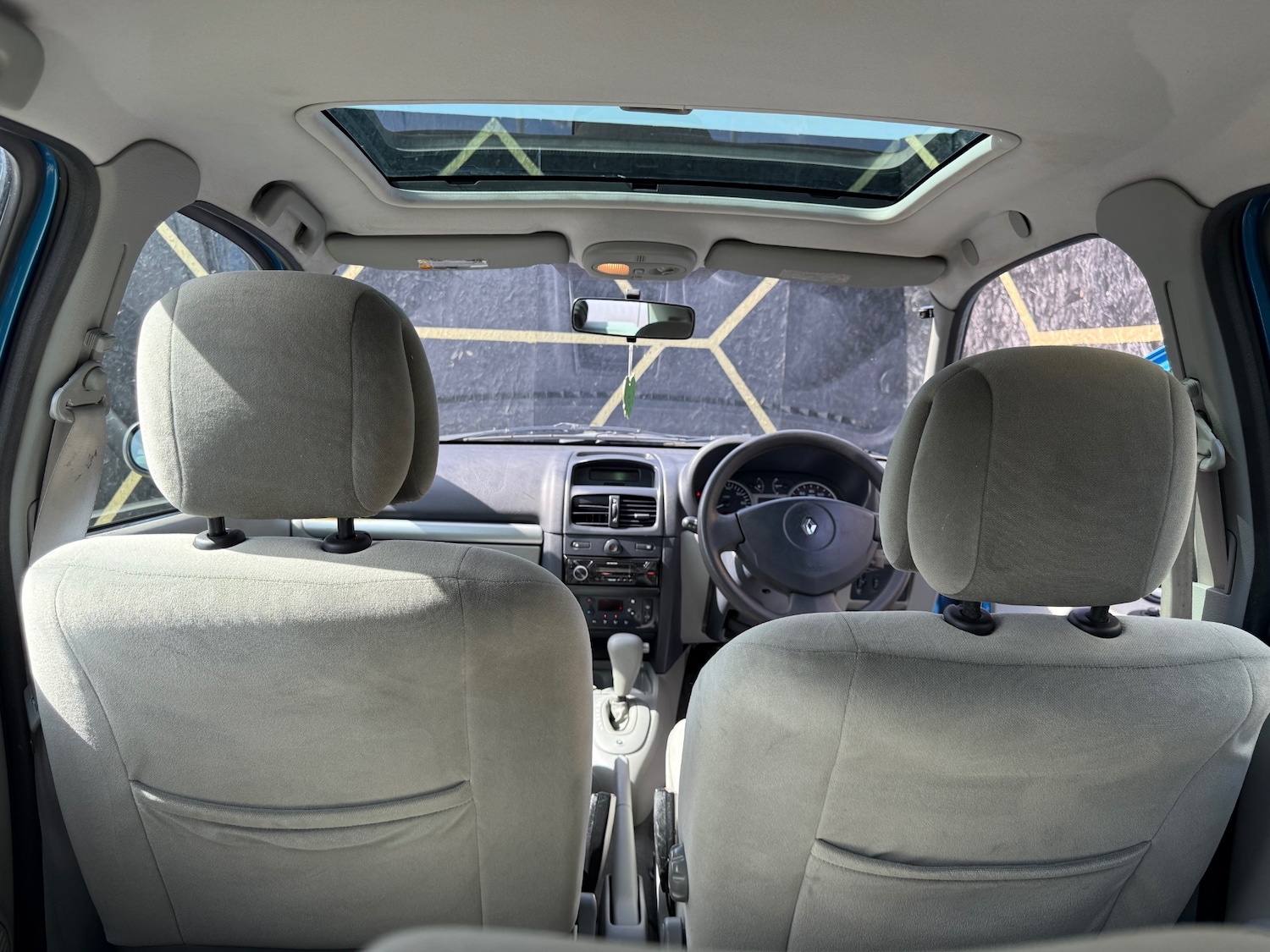 Used Renault Clio 2001 for sale - 78197925: Photo 10