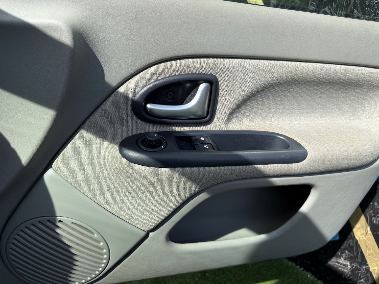 Used Renault Clio 2001 for sale - 78197925: Photo 16