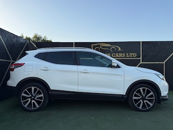 Used Nissan Qashqai 2015 for sale - 79011007: Photo