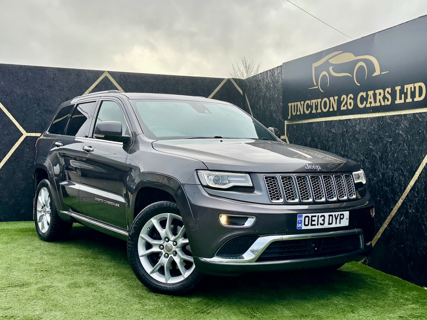 Used Jeep Grand Cherokee 2013 for sale - 76847496: Photo 1