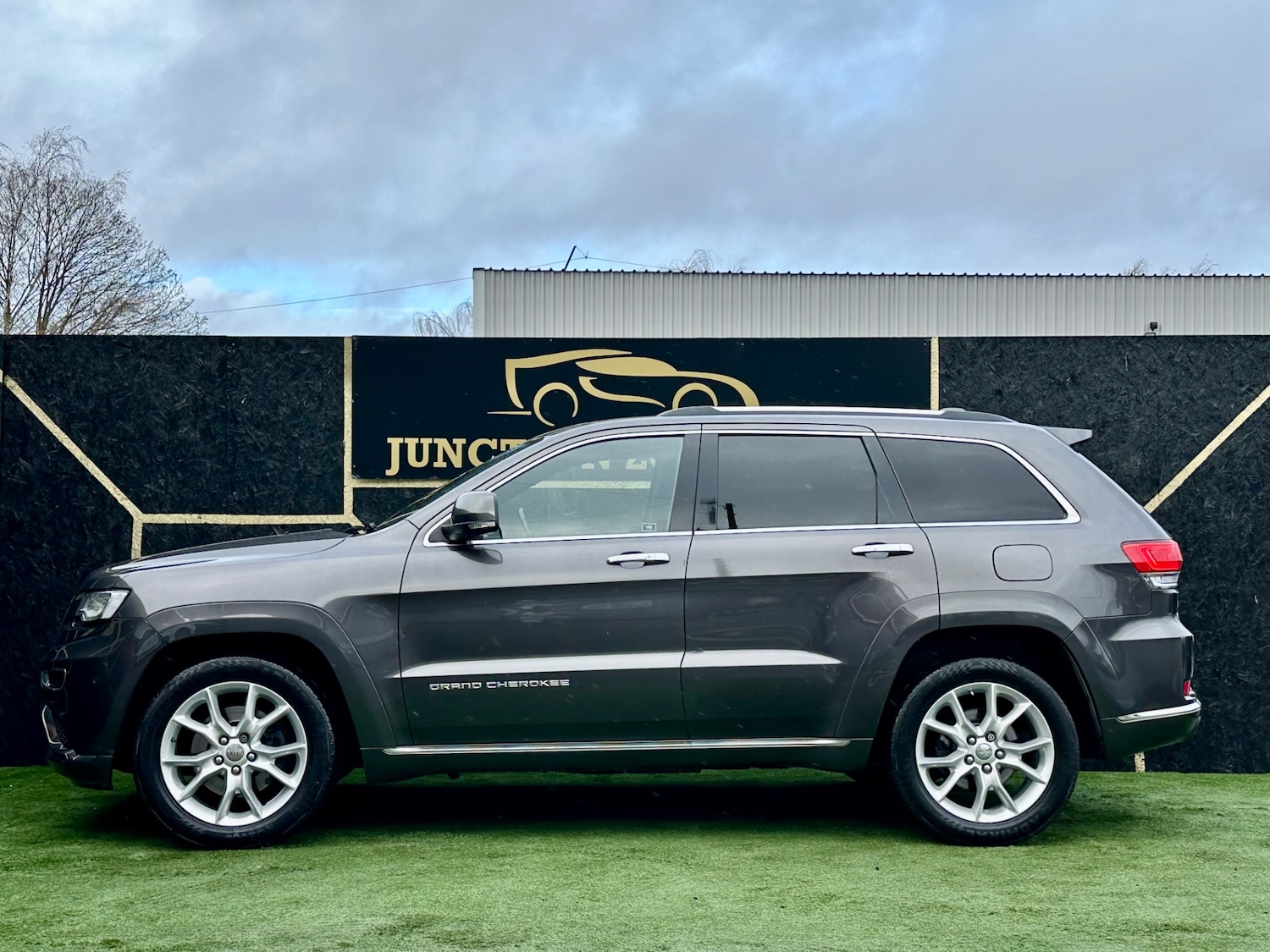 Used Jeep Grand Cherokee 2013 for sale - 76847496: Photo 2