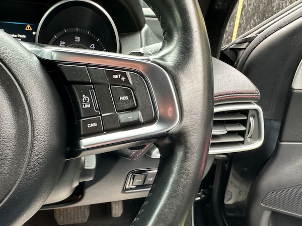 Used Jaguar XE 2016 for sale - 75138098: Photo 14