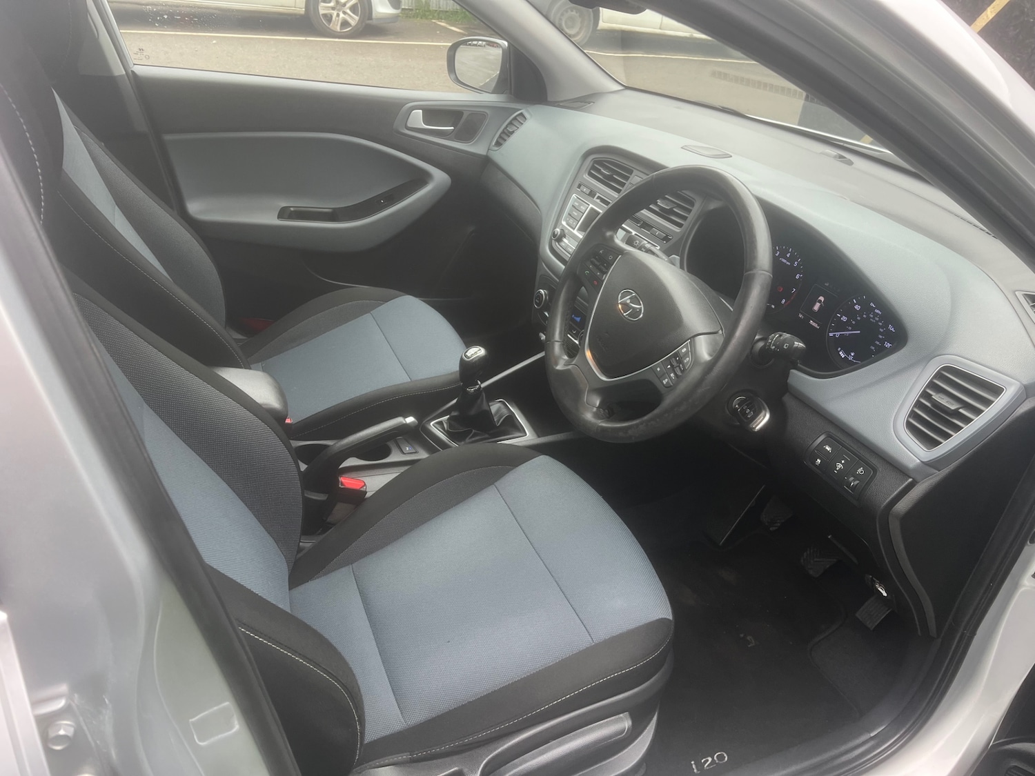 Used Hyundai i20 2015 for sale - 76253419: Photo 8