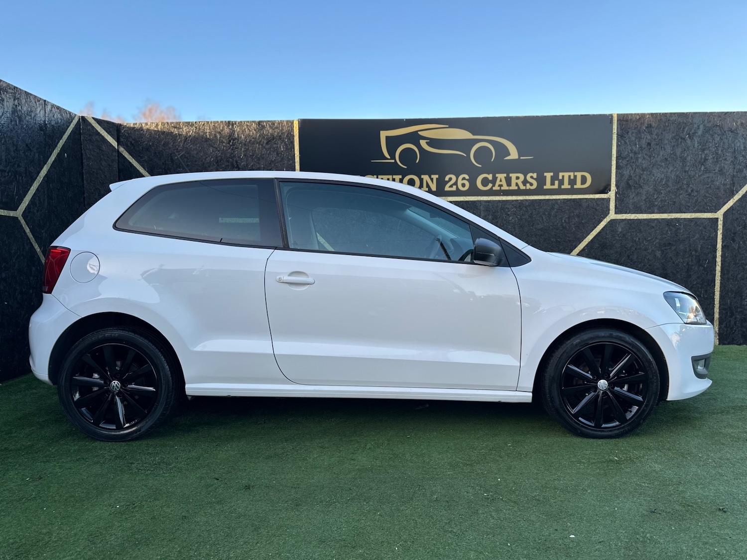 Used Volkswagen Polo 2012 for sale - 76600185: Photo 2