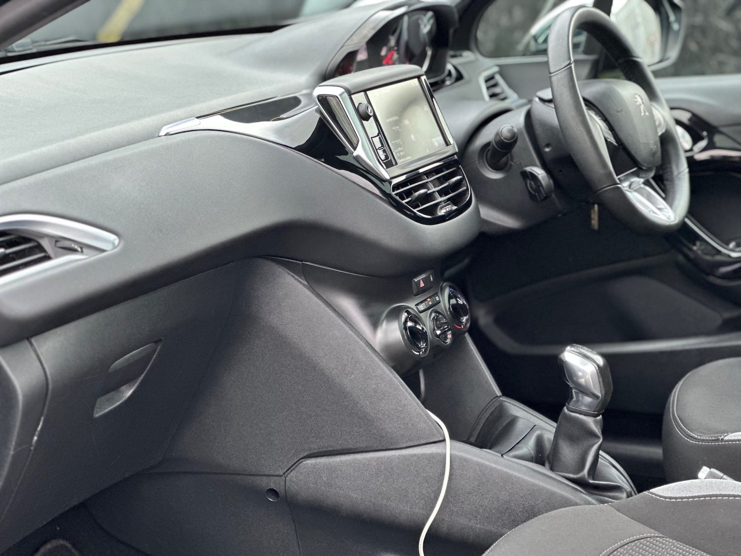 Used Peugeot 208 2015 for sale - 77775248: Photo 10