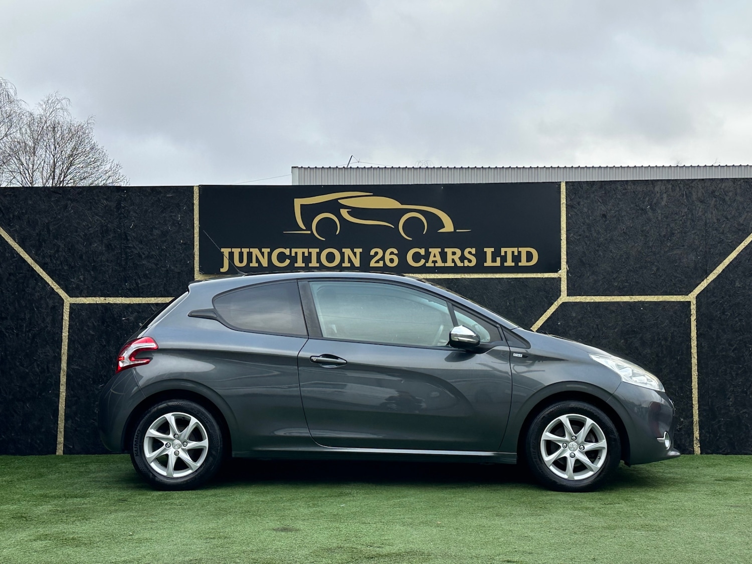 Used Peugeot 208 2015 for sale - 77775248: Photo 3