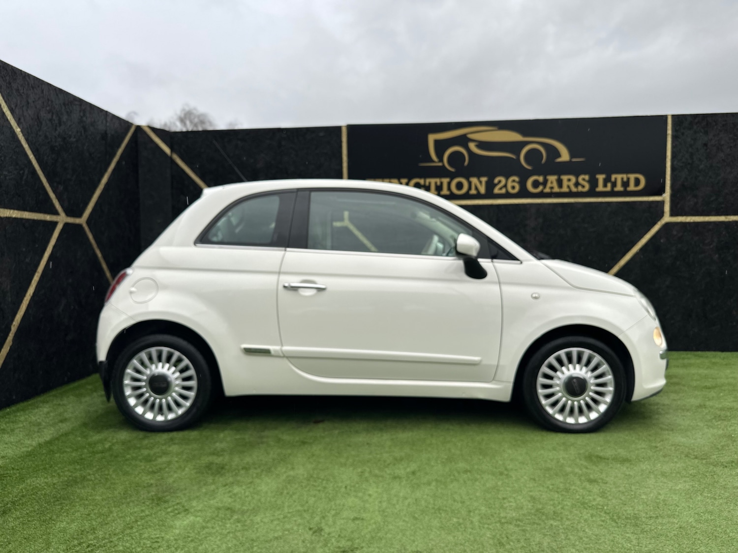 Used Fiat 500 2010 for sale - 77168002: Photo 2