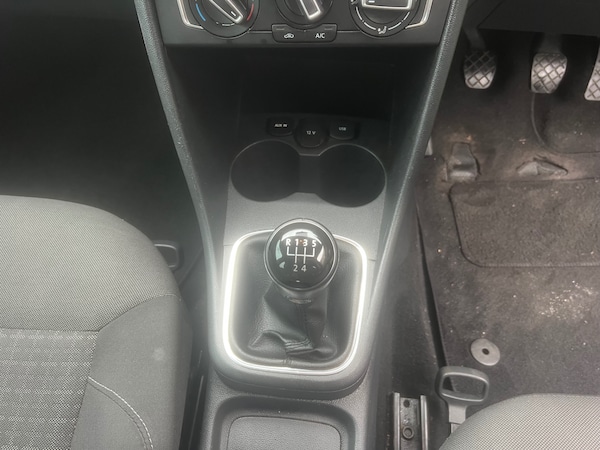 Used Volkswagen Polo 2015 for sale - 76253154: Photo 13