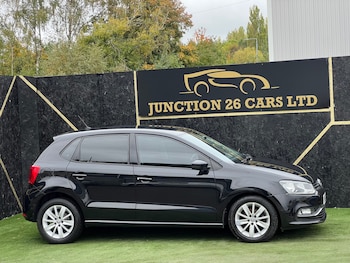 Used Volkswagen Polo 2015 for sale - 76253154: Photo 2