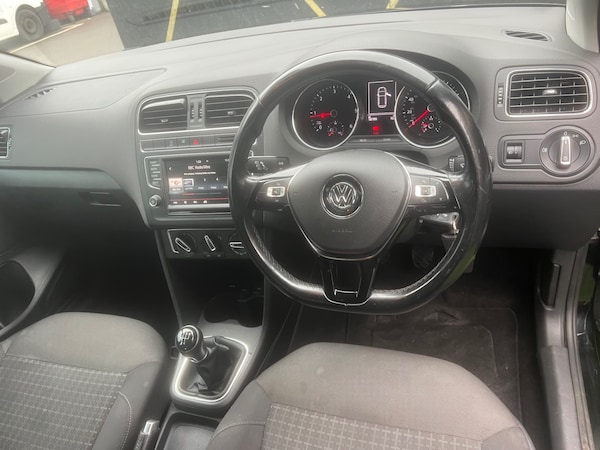 Used Volkswagen Polo 2015 for sale - 76253154: Photo 9