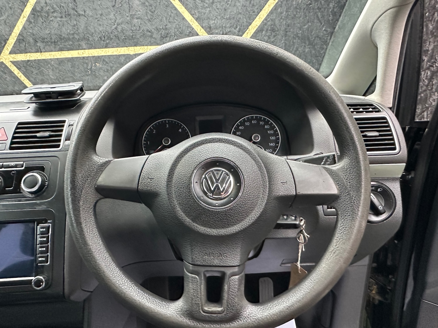 Used Volkswagen Touran 2011 for sale - 77365593: Photo 9