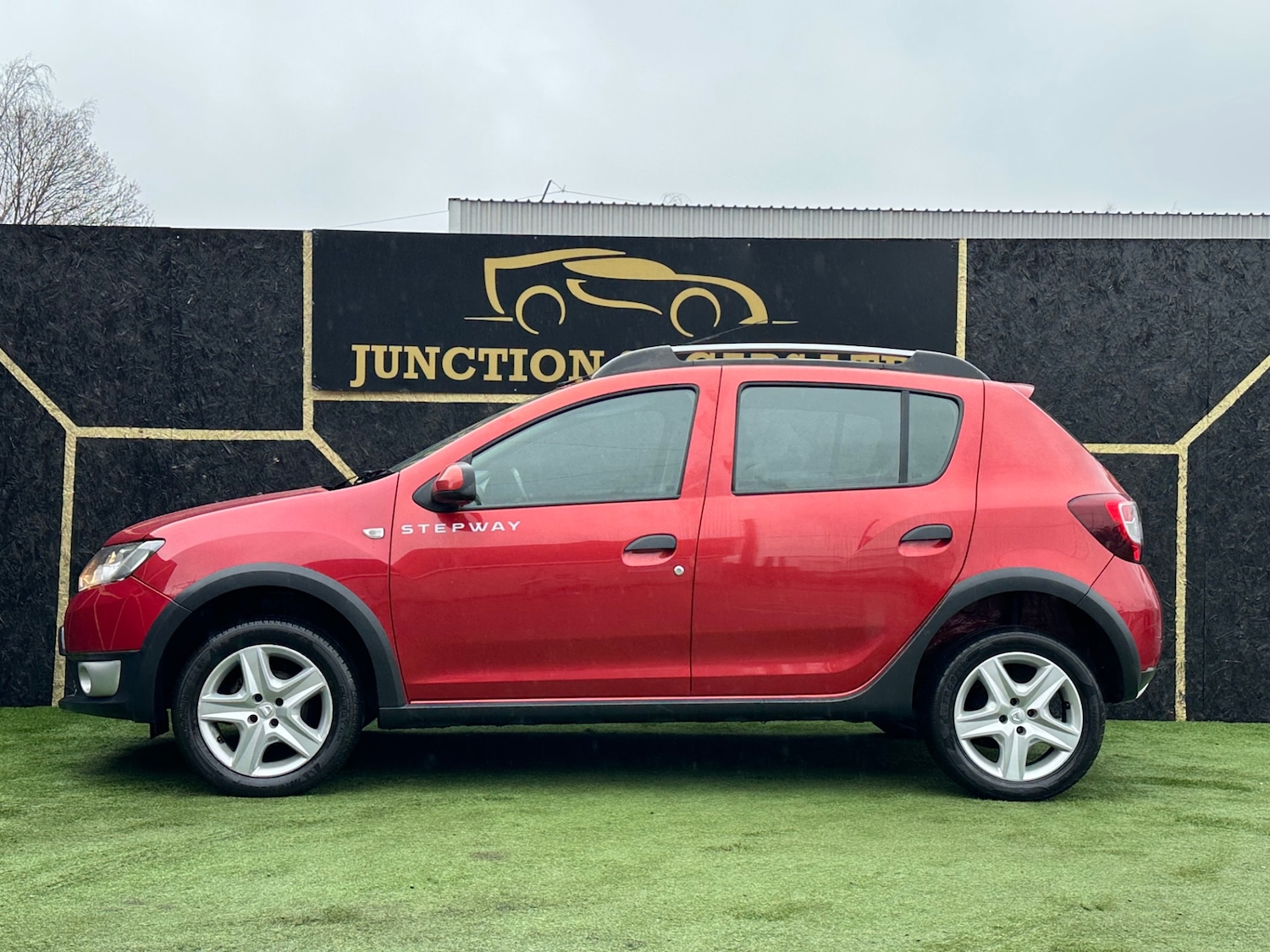 Used Dacia Sandero Stepway 2013 for sale - 77694485: Photo 4