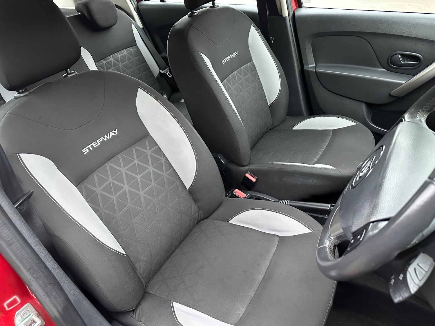 Used Dacia Sandero Stepway 2013 for sale - 77694485: Photo 8