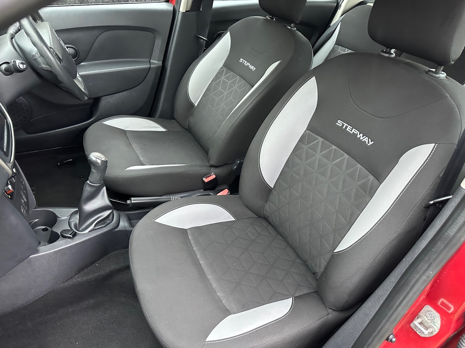 Used Dacia Sandero Stepway 2013 for sale - 77694485: Photo 9