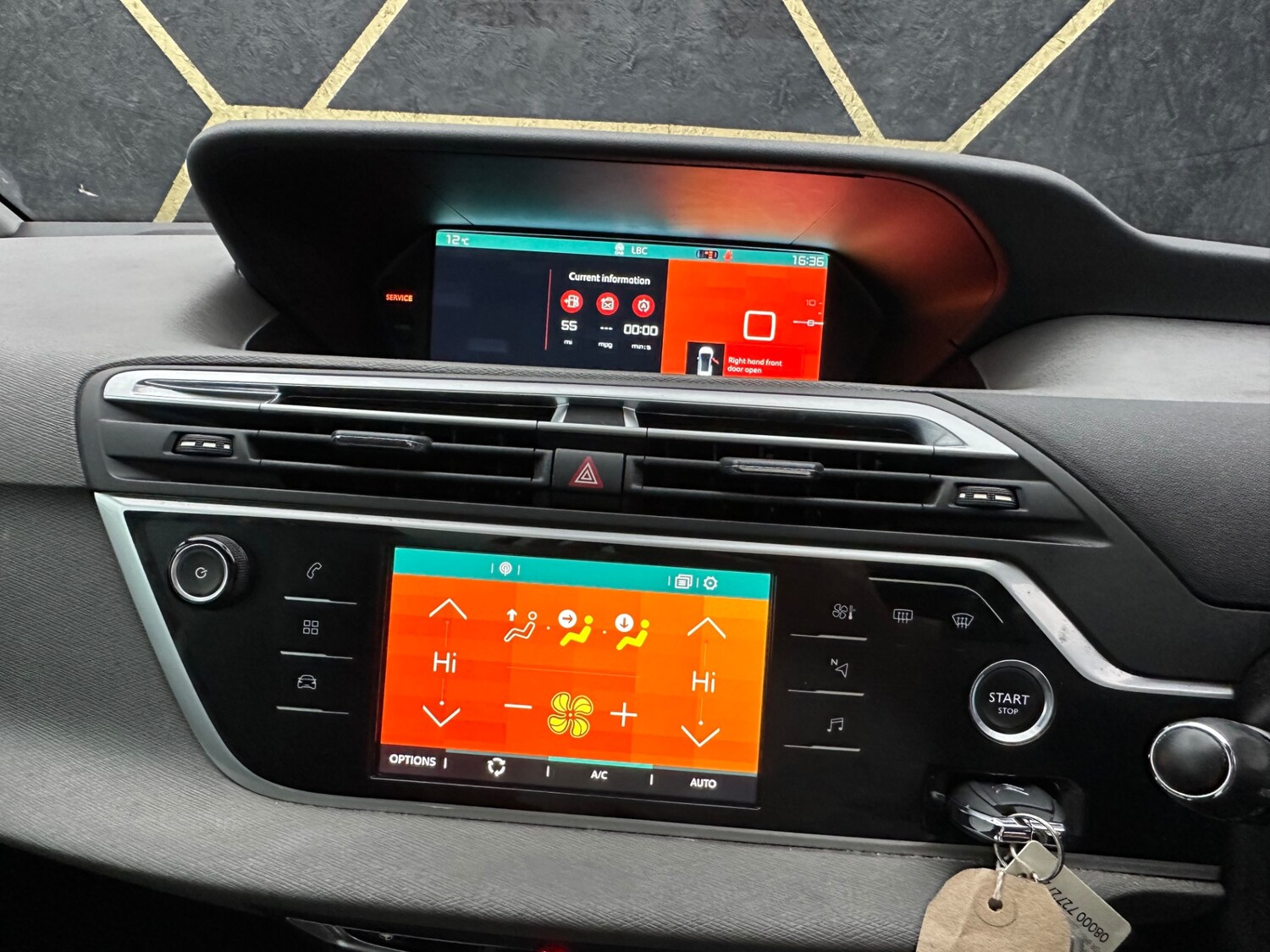 Used Citroen C4 Picasso 2017 for sale - 76268217: Photo 11