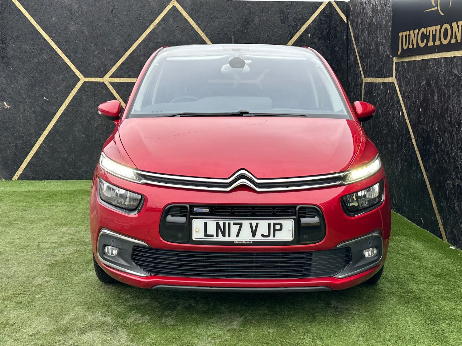 Used Citroen C4 Picasso 2017 for sale - 76268217: Photo 3