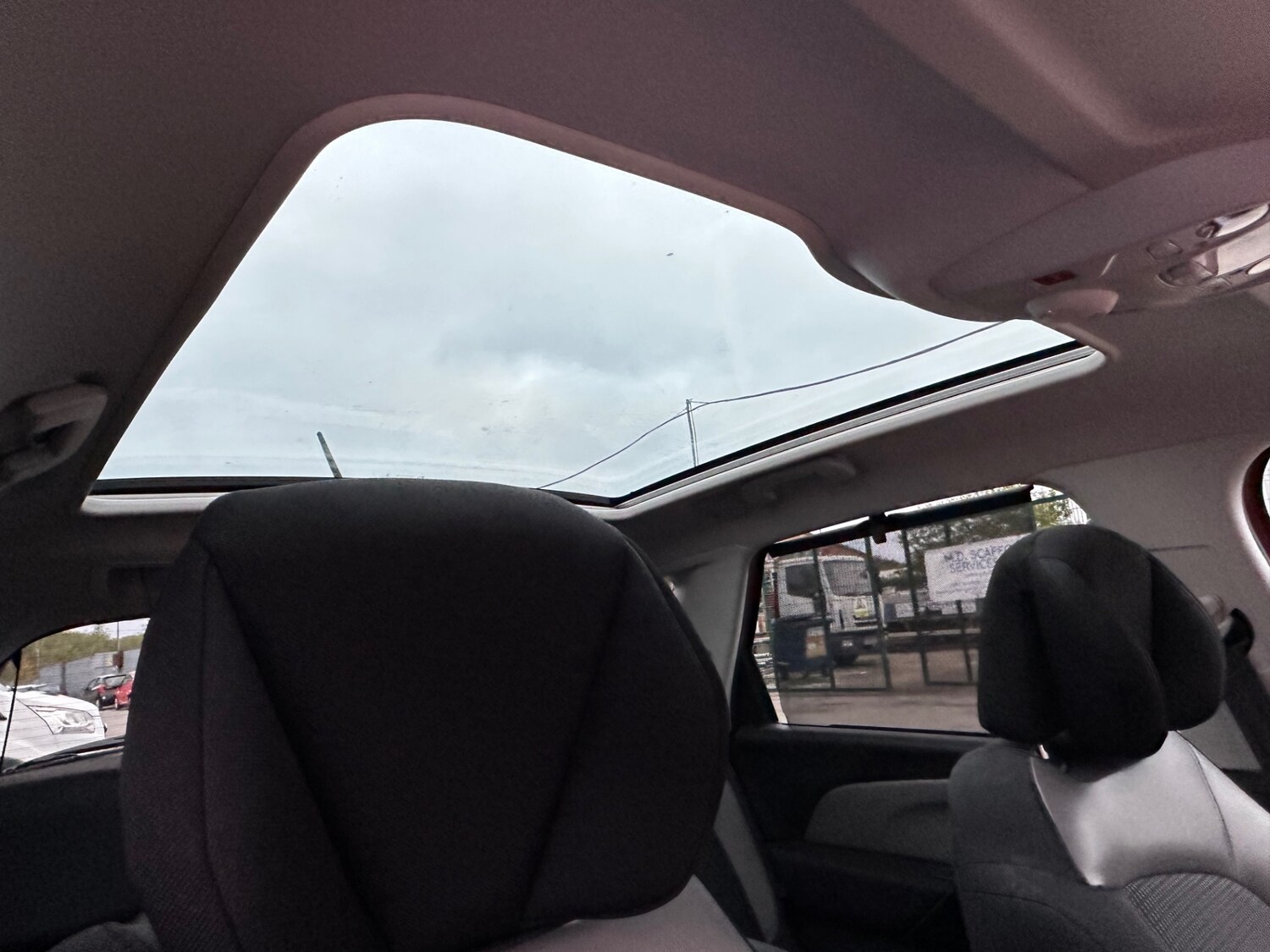 Used Citroen C4 Picasso 2017 for sale - 76268217: Photo 8