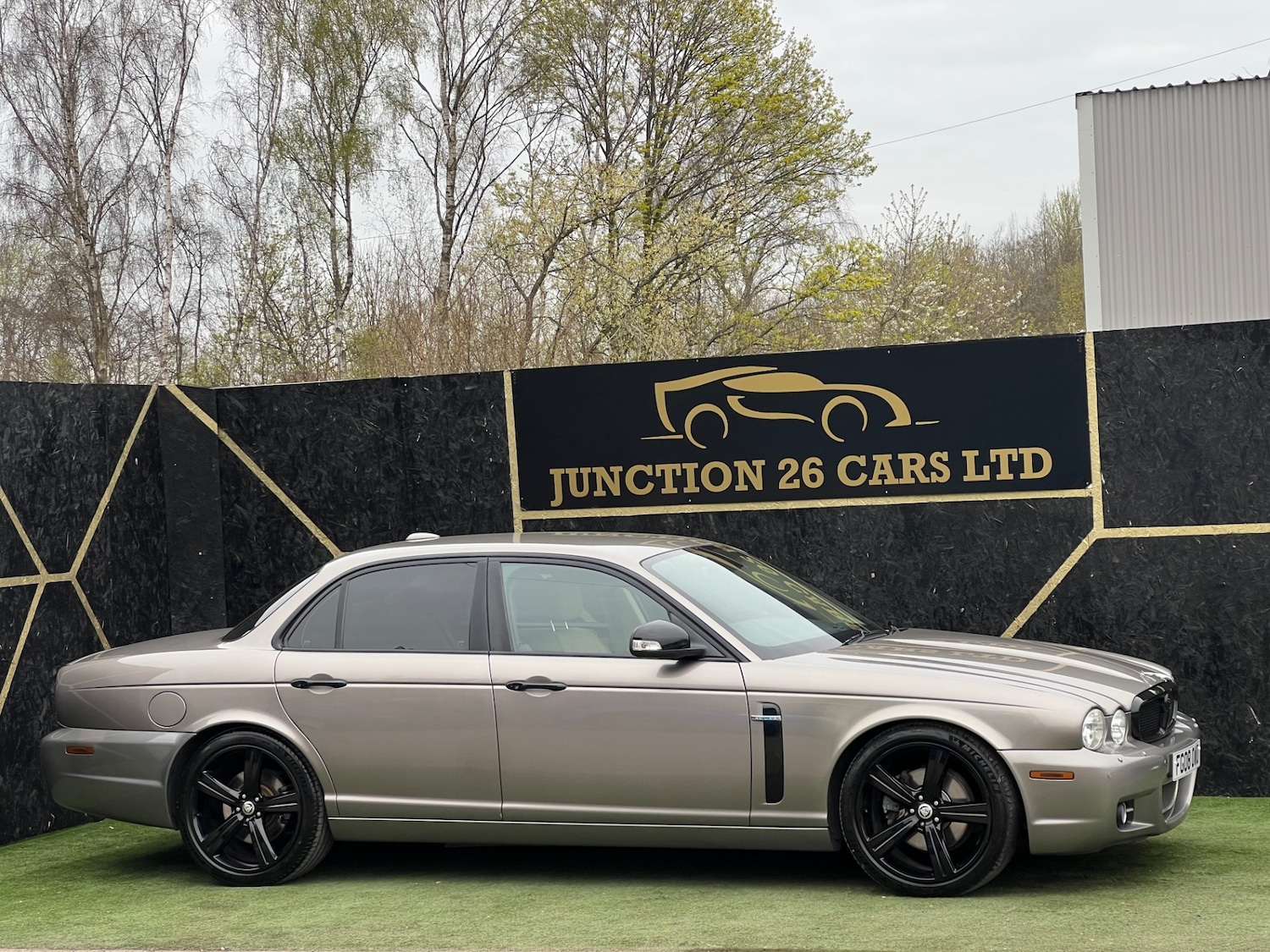 Used Jaguar XJ 2008 for sale - 78090538: Photo 2