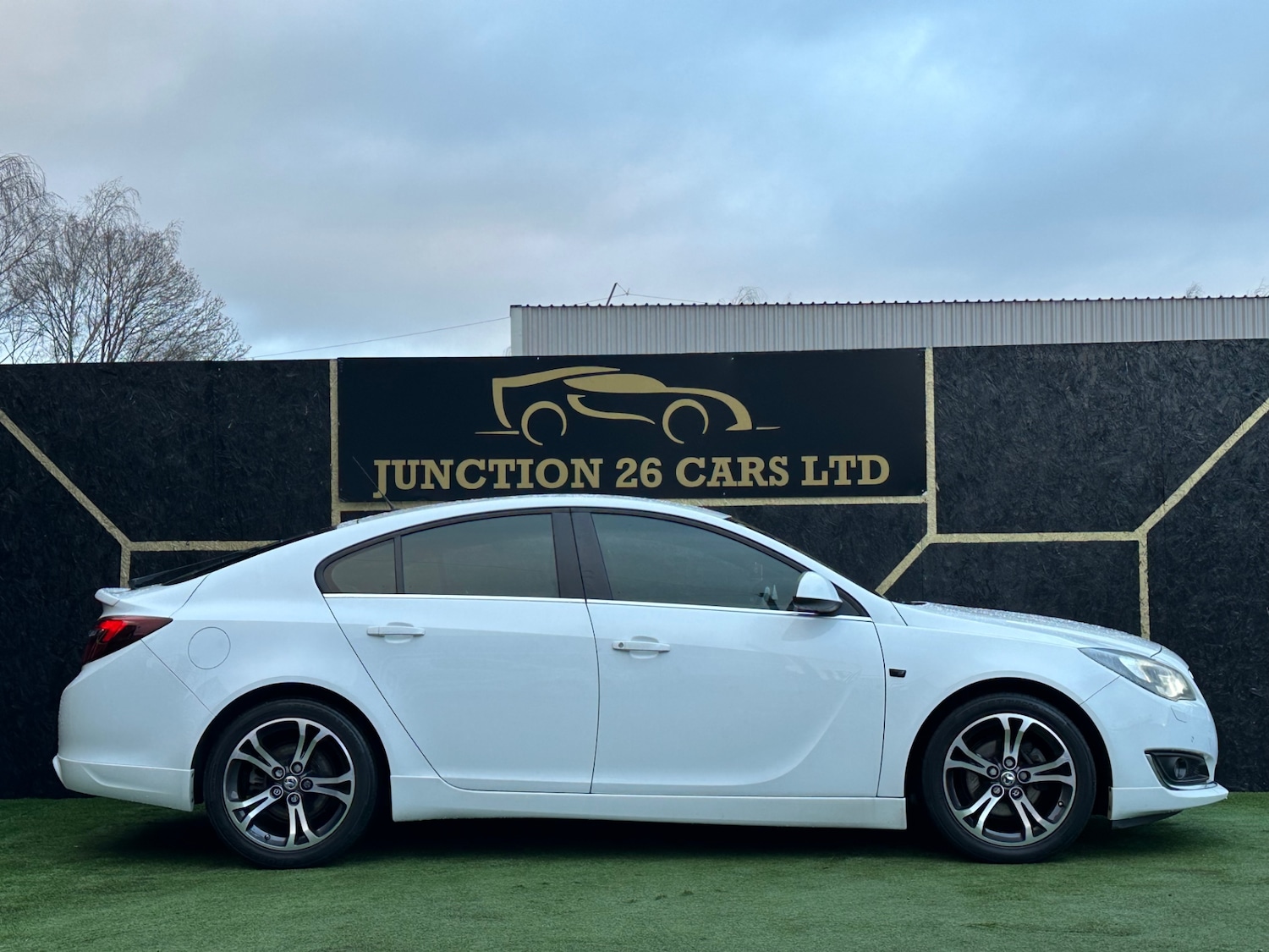 Used Vauxhall Insignia 2015 for sale - 77225111: Photo 3