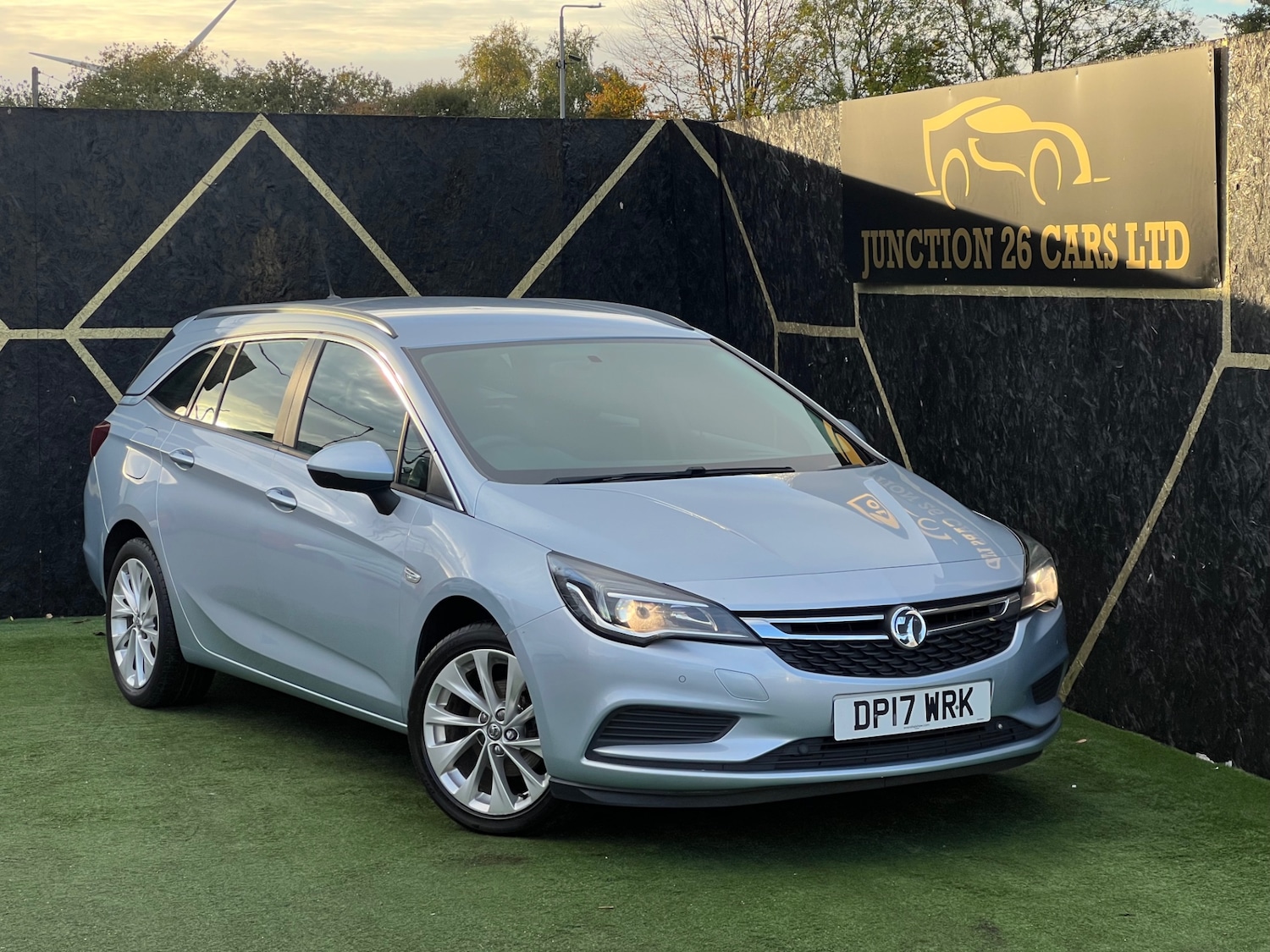 Used Vauxhall Astra 2017 for sale - 76384276: Photo 1