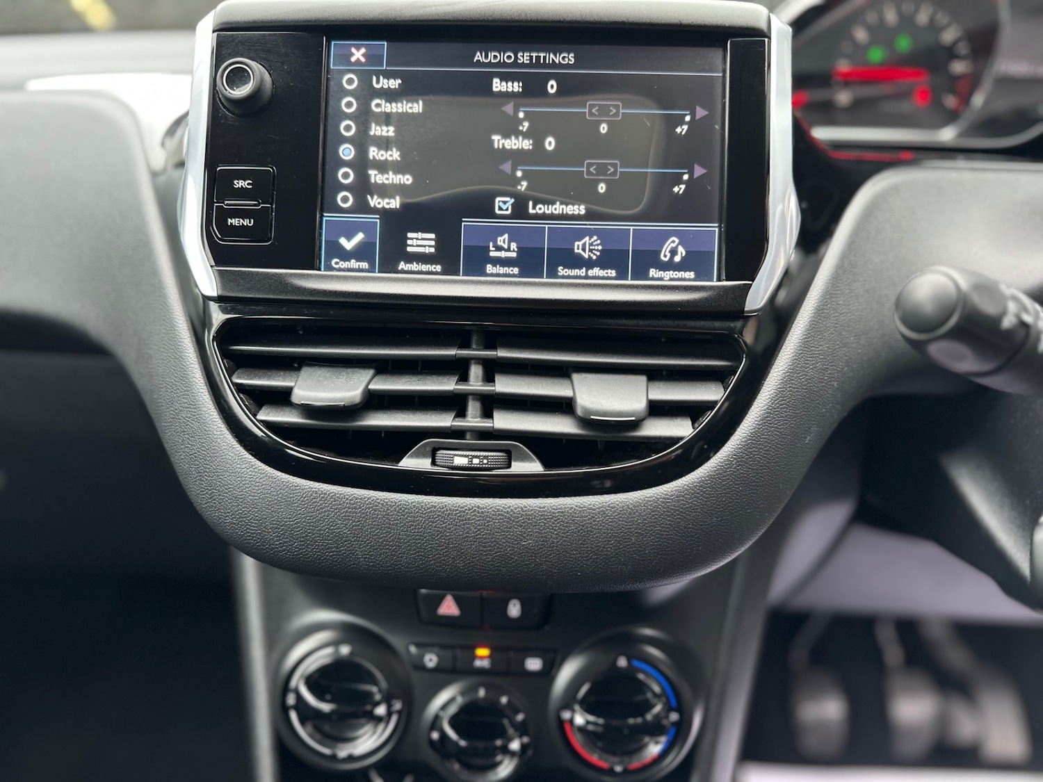 Used Peugeot 208 2014 for sale - 76969681: Photo 10