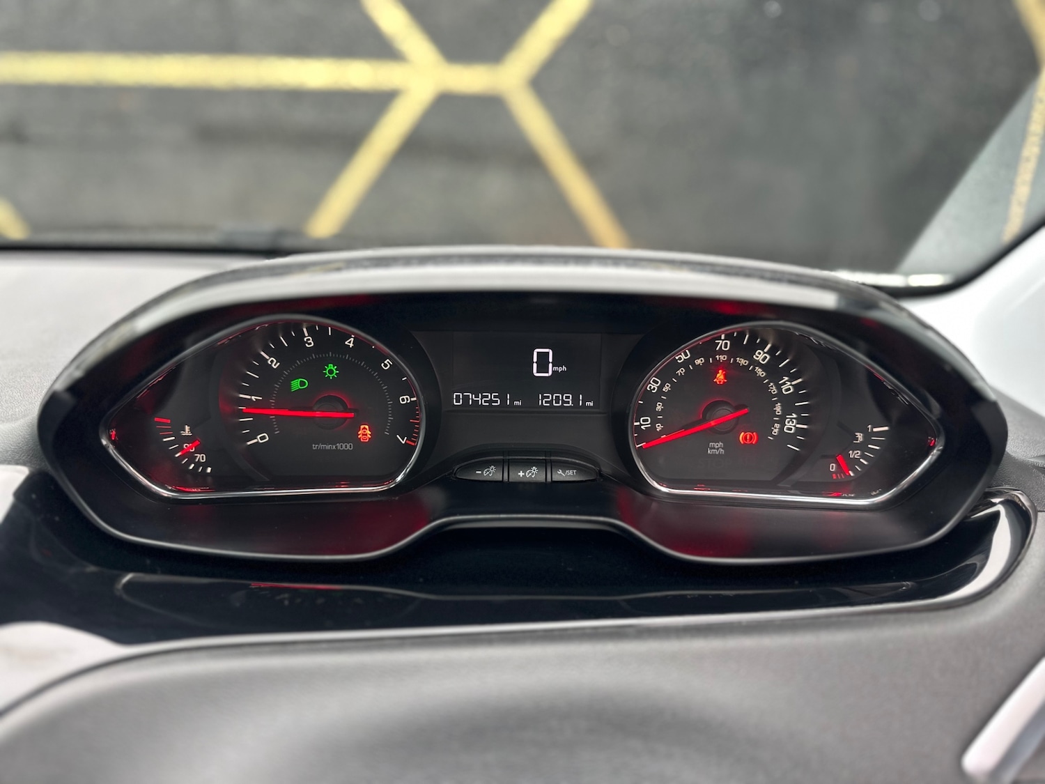 Used Peugeot 208 2014 for sale - 76969681: Photo 13