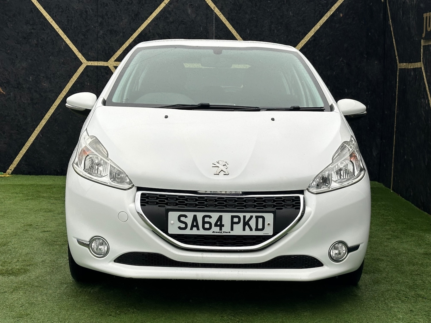 Used Peugeot 208 2014 for sale - 76969681: Photo 3