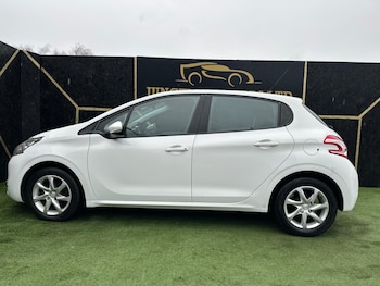 Used Peugeot 208 2014 for sale - 76969681: Photo