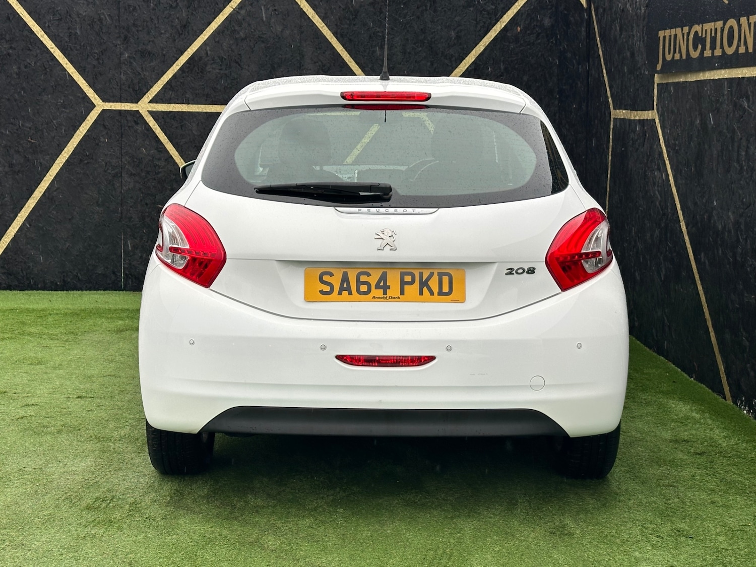 Used Peugeot 208 2014 for sale - 76969681: Photo 5