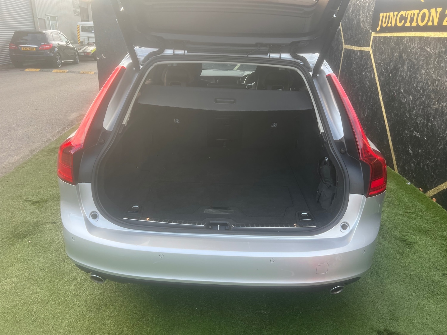 Used Volvo V90 2017 for sale - 76343046: Photo 17