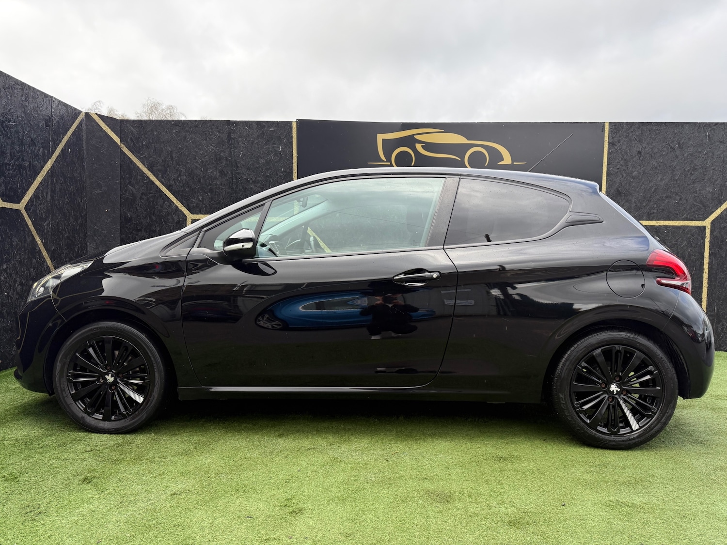 Used Peugeot 208 2018 for sale - 78013020: Photo 4