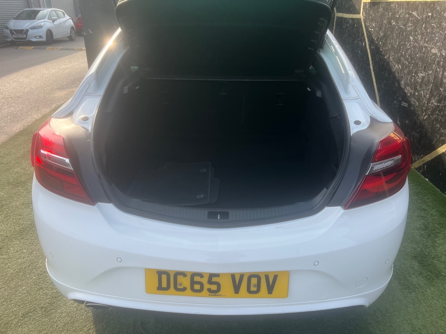 Used Vauxhall Insignia 2016 for sale - 77950504: Photo 15