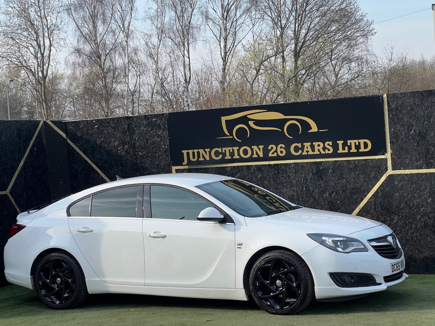 Used Vauxhall Insignia 2016 for sale - 77950504: Photo 2