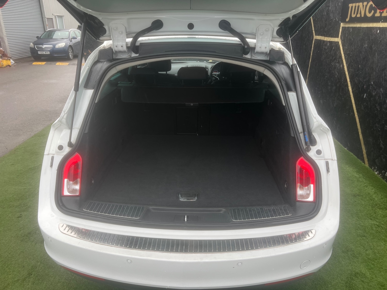 Used Vauxhall Insignia 2015 for sale - 76968700: Photo 17