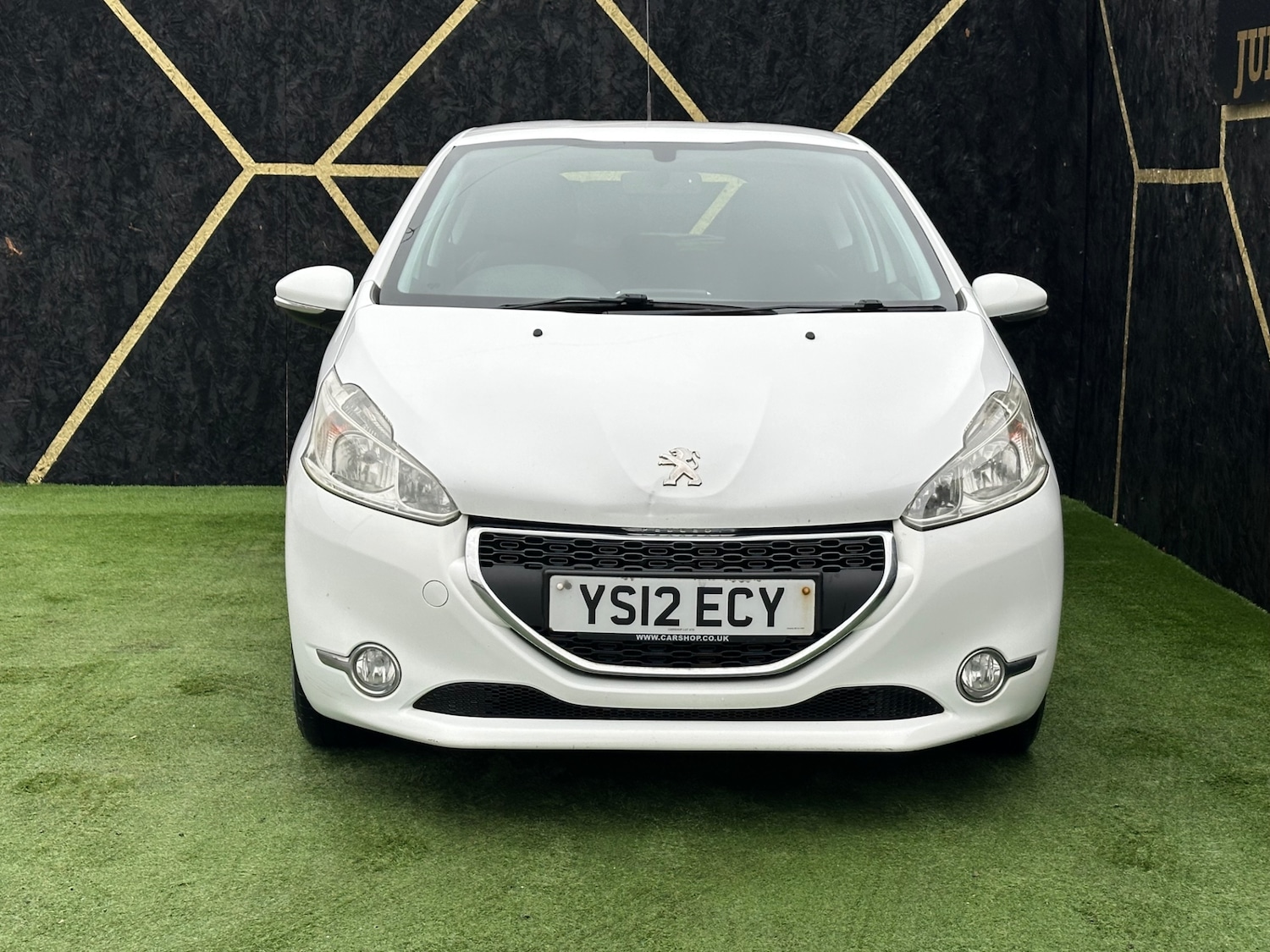 Used Peugeot 208 2012 for sale - 77337787: Photo 3