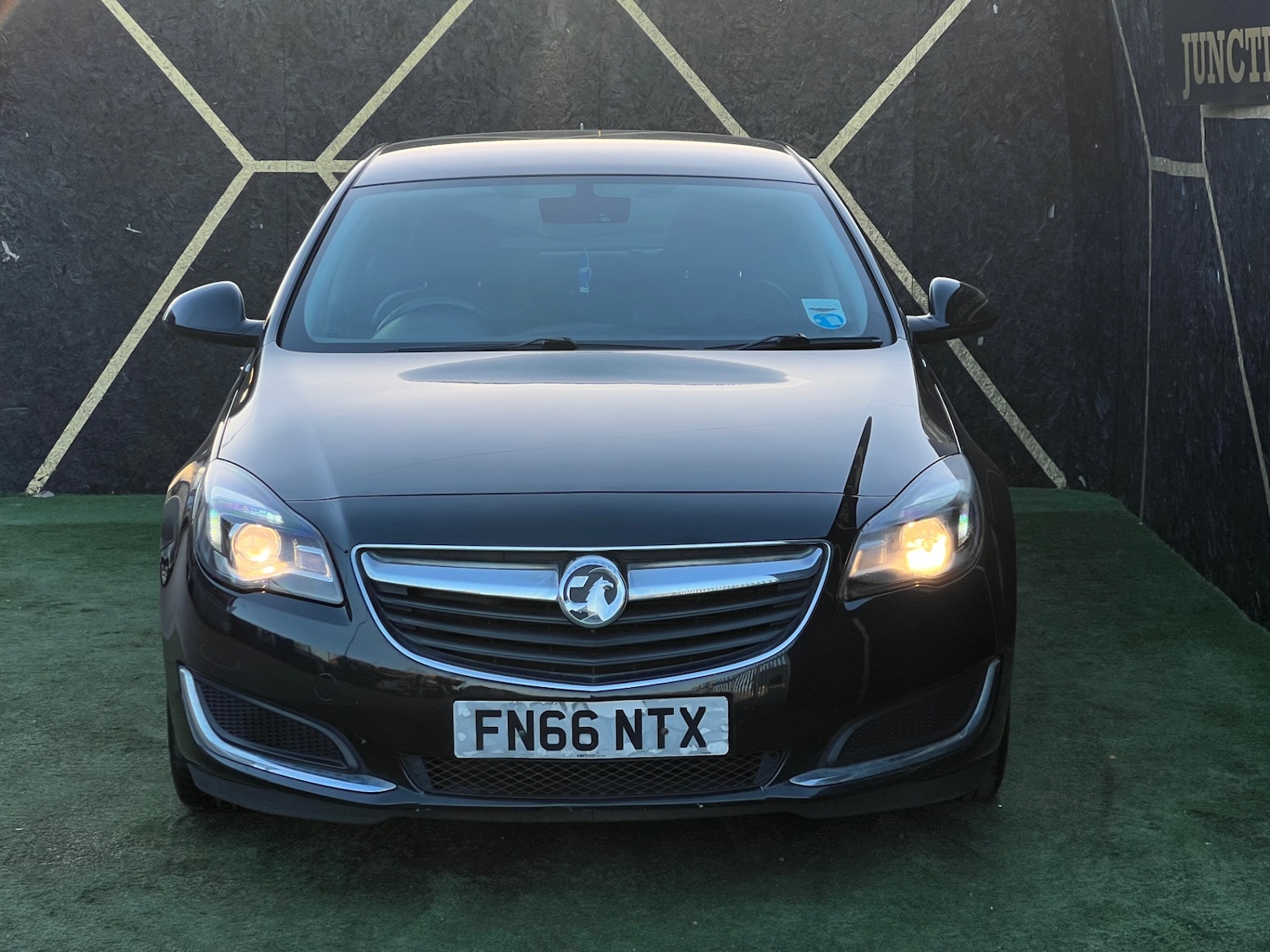 Used Vauxhall Insignia 2016 for sale - 77918201: Photo 3