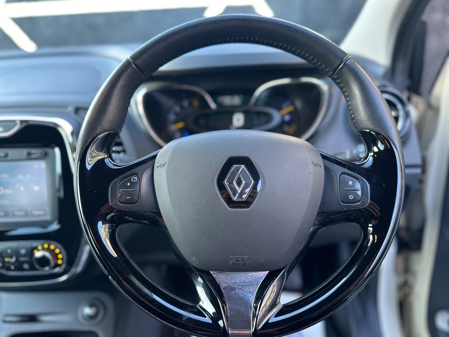 Used Renault Captur 2015 for sale - 76757079: Photo 11