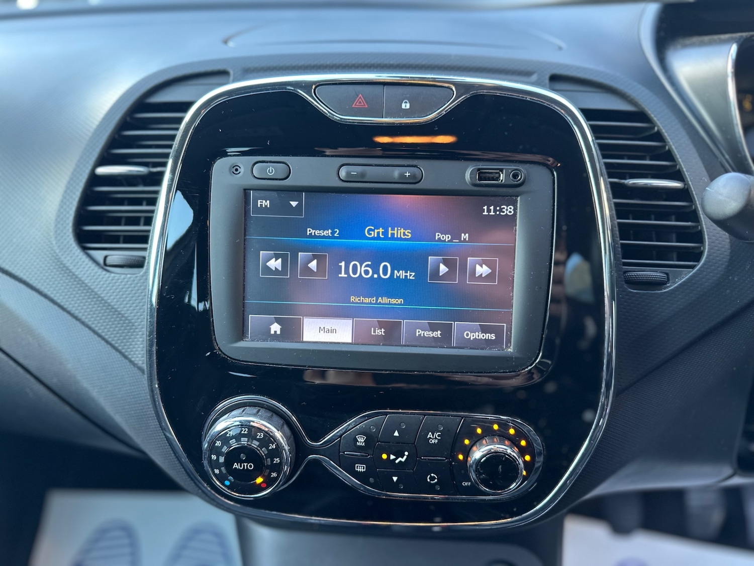 Used Renault Captur 2015 for sale - 76757079: Photo 12