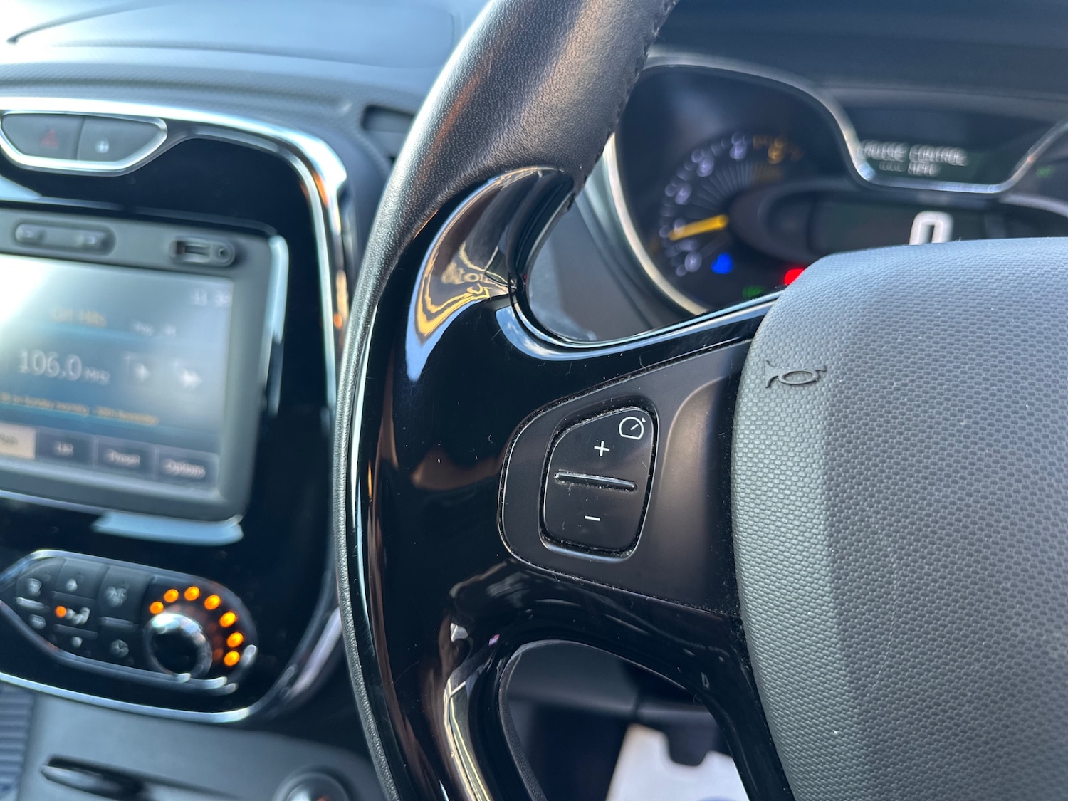 Used Renault Captur 2015 for sale - 76757079: Photo 15