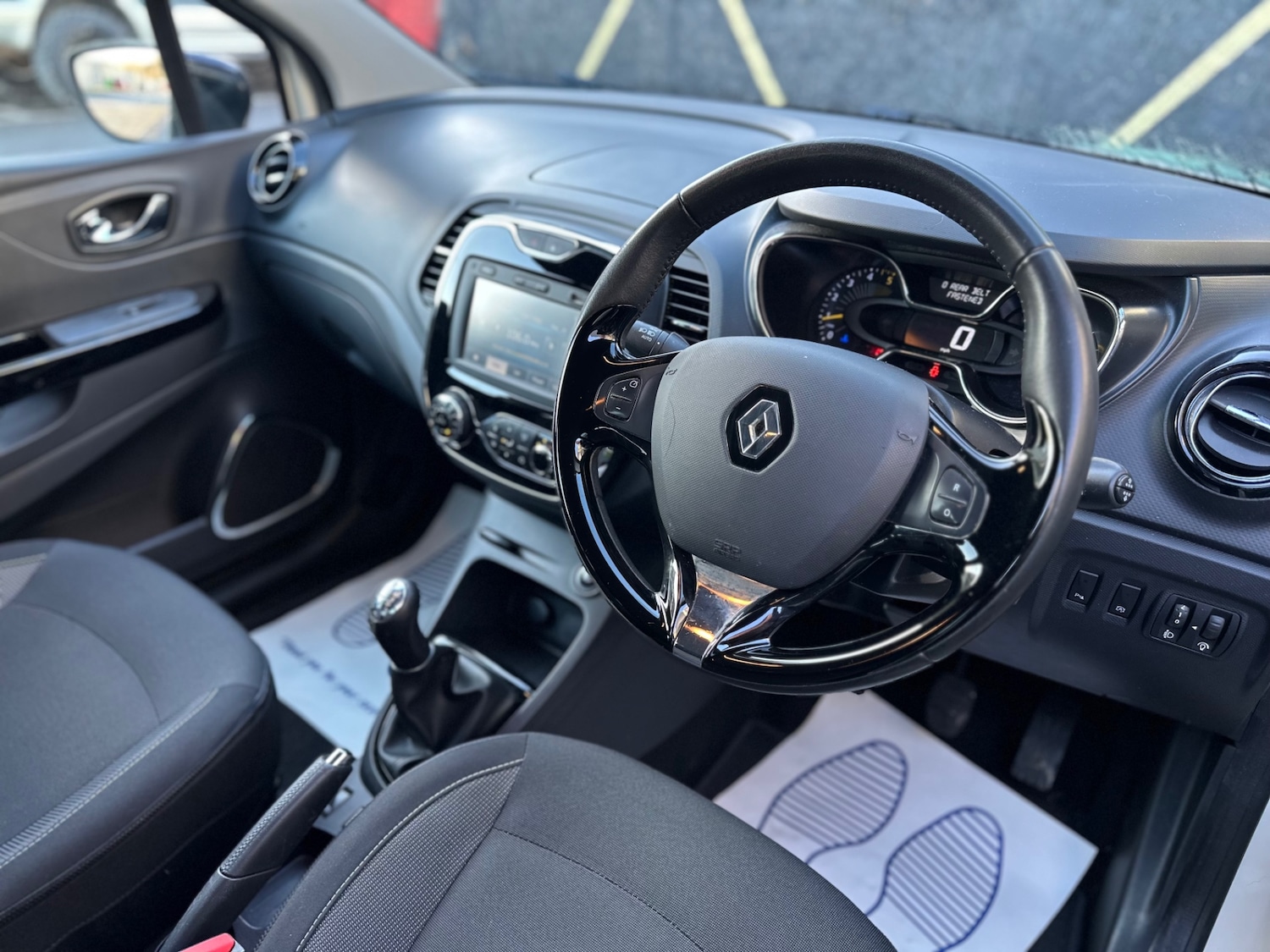 Used Renault Captur 2015 for sale - 76757079: Photo 6