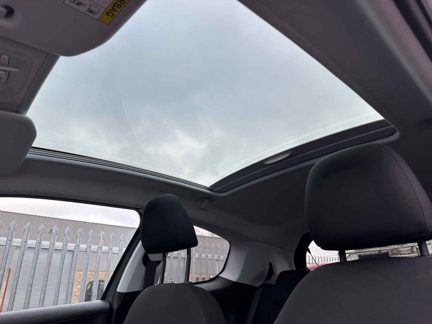 Used Peugeot 208 2015 for sale - 77436140: Photo 12