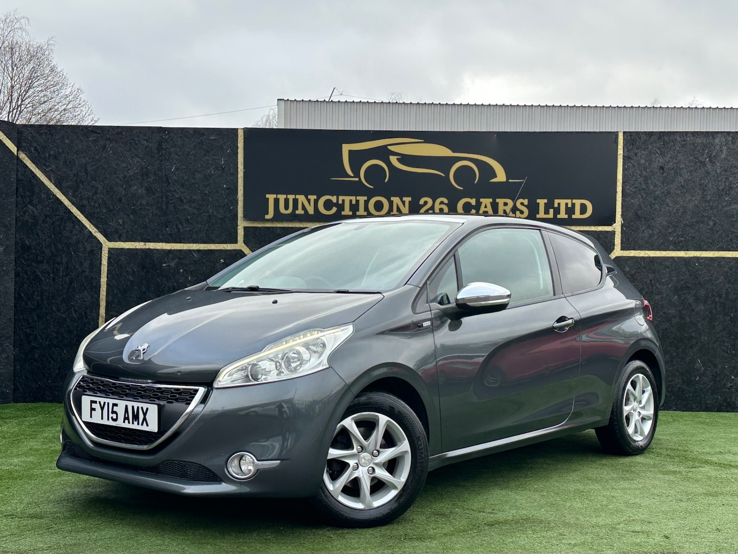 Used Peugeot 208 2015 for sale - 77436140: Photo 2