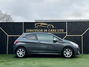 Used Peugeot 208 2015 for sale - 77436140: Photo