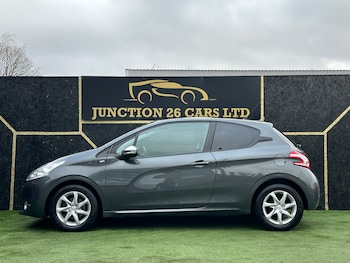 Used Peugeot 208 2015 for sale - 77436140: Photo