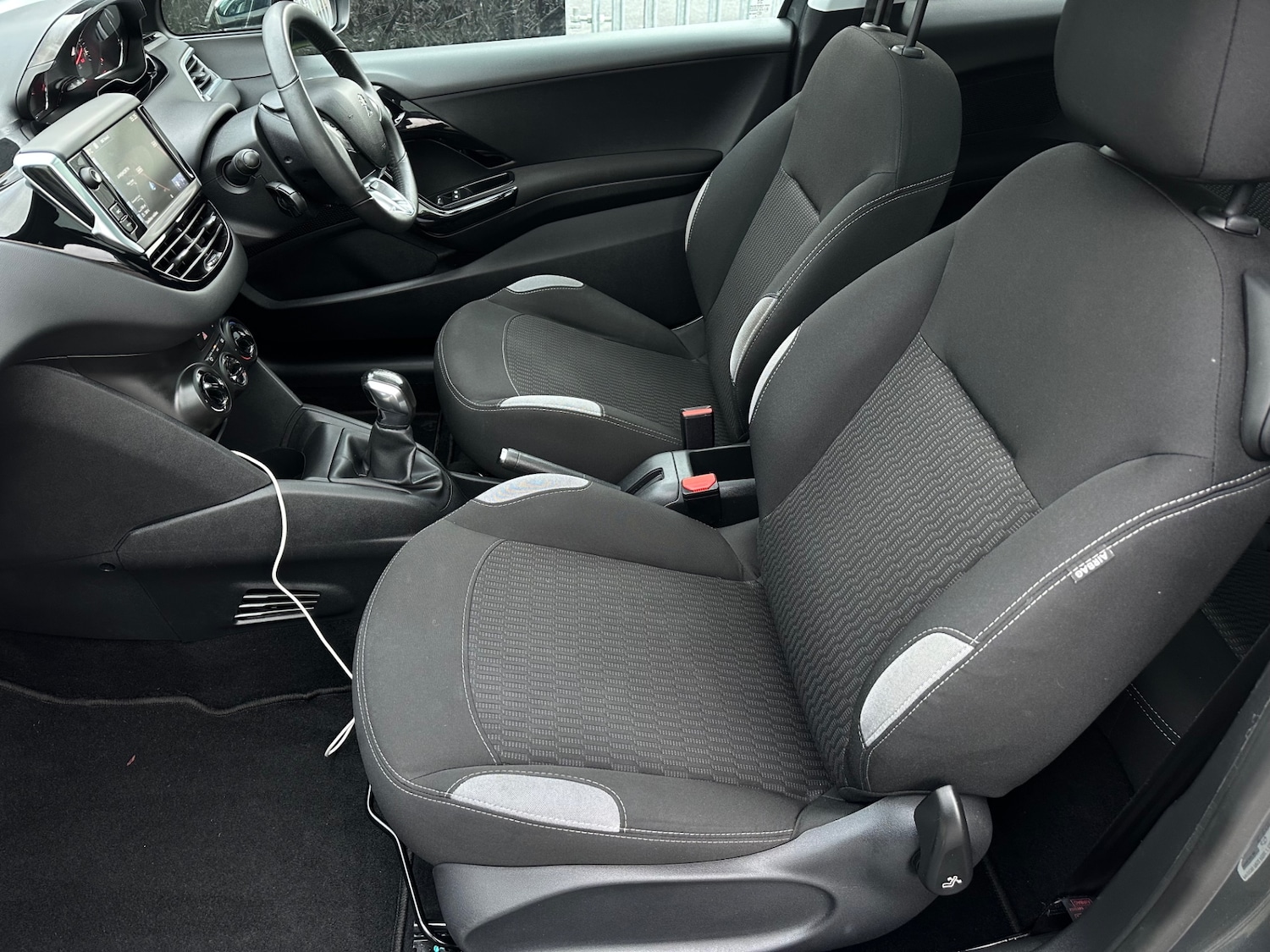 Used Peugeot 208 2015 for sale - 77436140: Photo 8