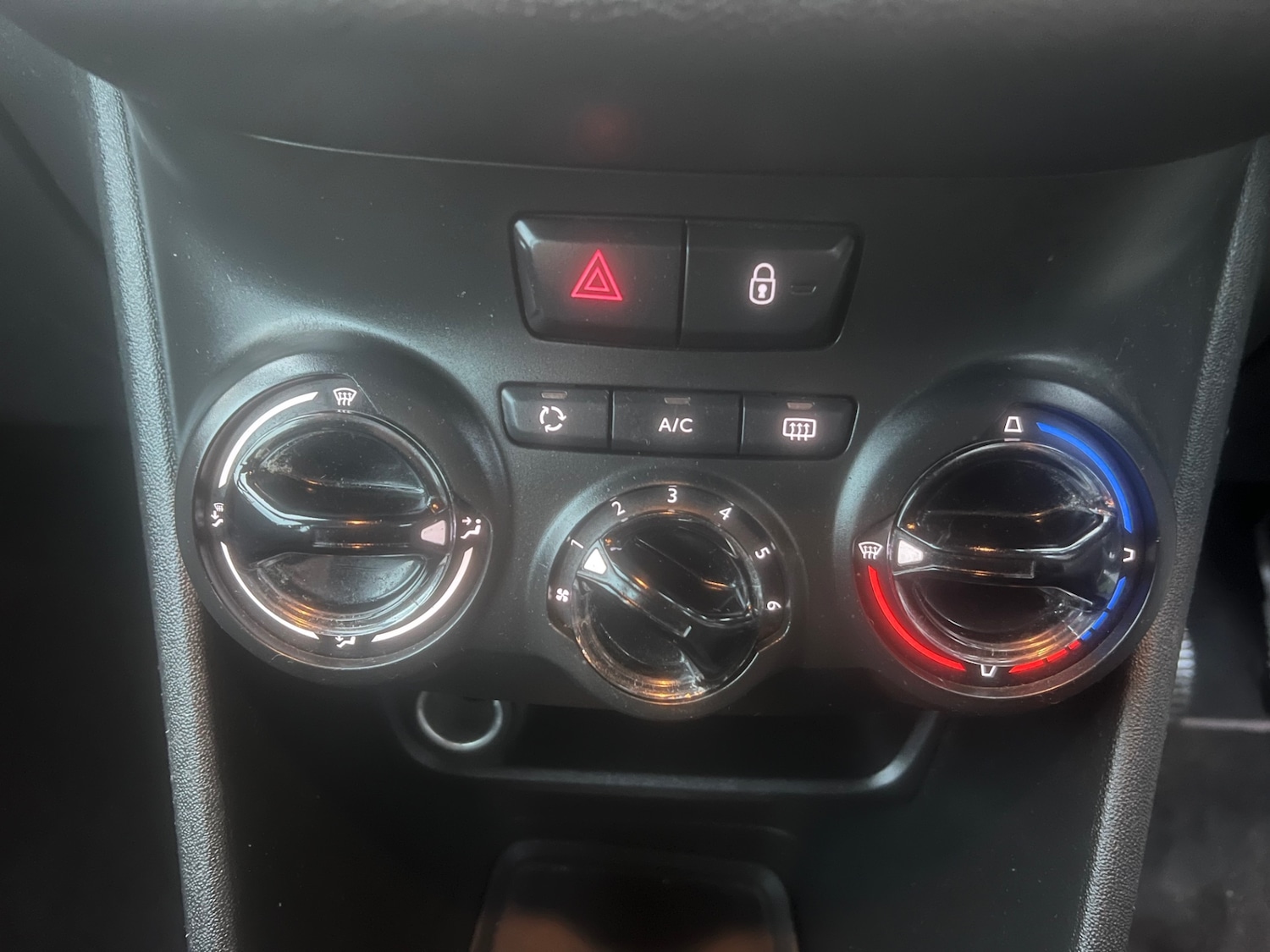 Used Peugeot 208 2013 for sale - 76384647: Photo 12